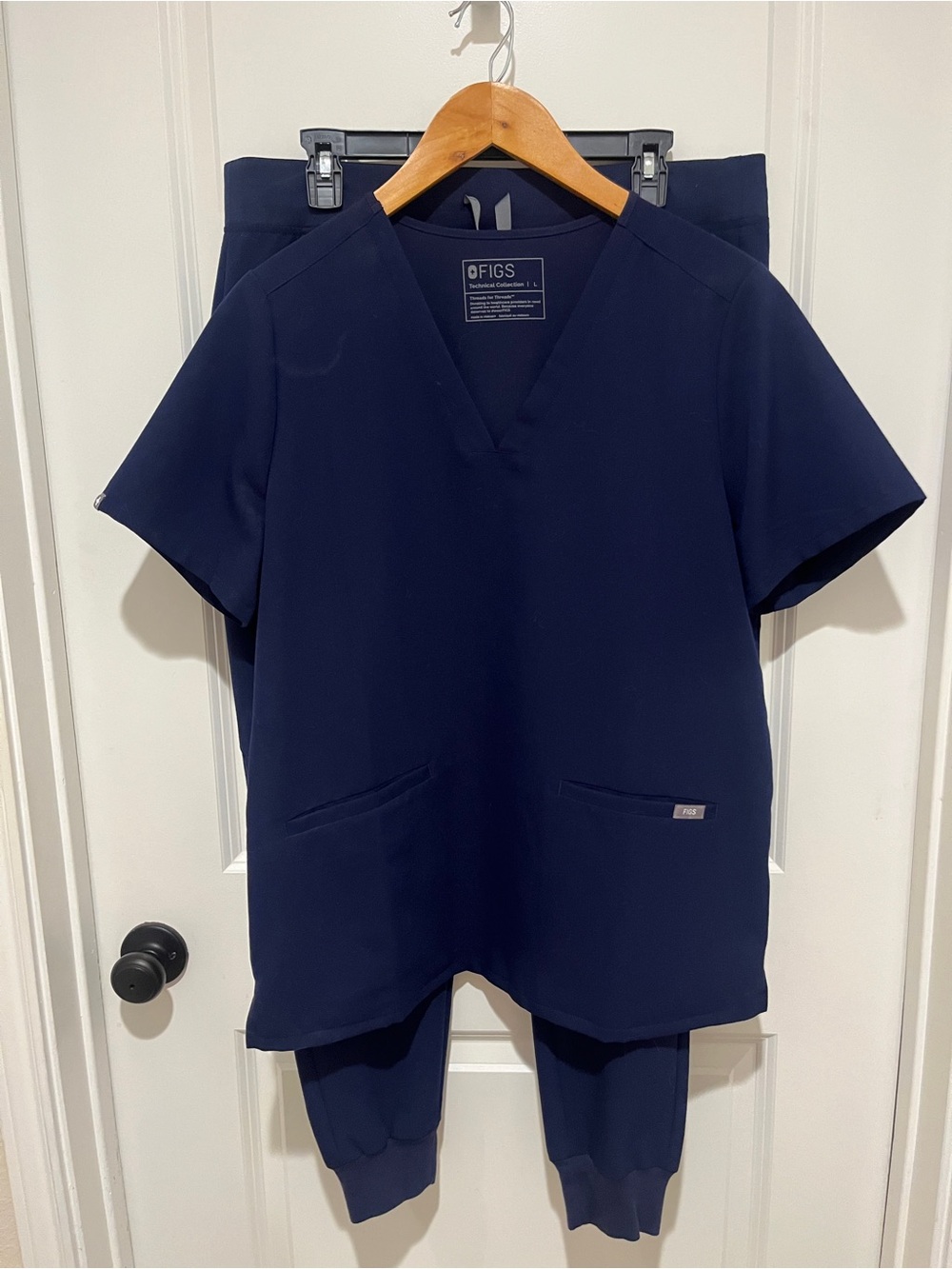 FIGS Technical Collection V-Neck Scrub Set